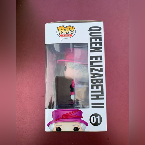 New in Box 2018 Queen Elizabeth II & Corgi Funko Pop Royals British 🇬🇧 - Picture 3 of 8
